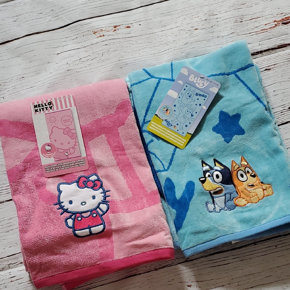 🆕️ Hello Kitty Or Bluey Beach Towel with Embroidered Applique 💓💙